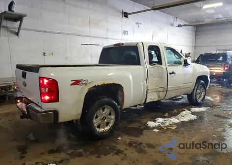 2008 Chevrolet Silverado K1500 z USA, uszkodzony, nr VIN 1GCEK19098Z213075
